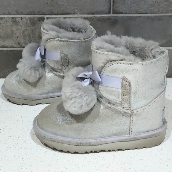 UGG K Gita Metallic Pull-On Boot - Silver - Picture 5 of 9